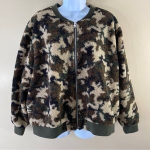Lucky Brand Los Angeles Womens Size XXL Camo Print Faux Fur Bomber style jacket